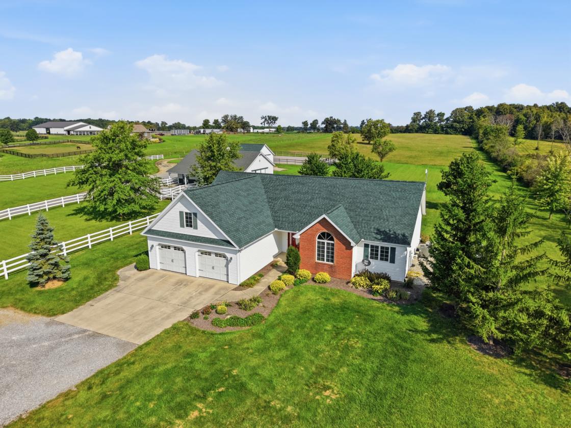 EQUESTRIAN RETREAT ON 10 ACRES - photo 4