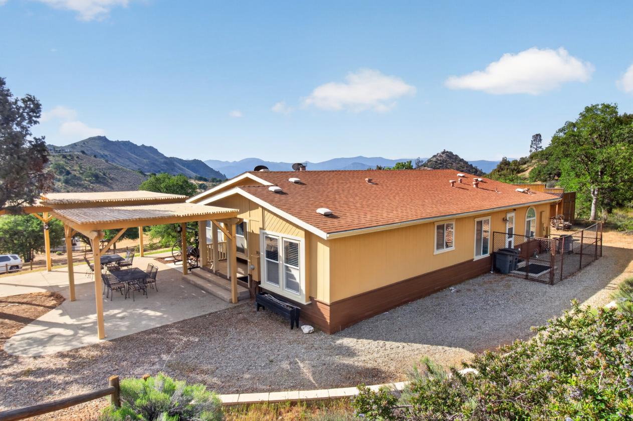 Exquisite 23.6 Acre Equestrian Estate - photo 9