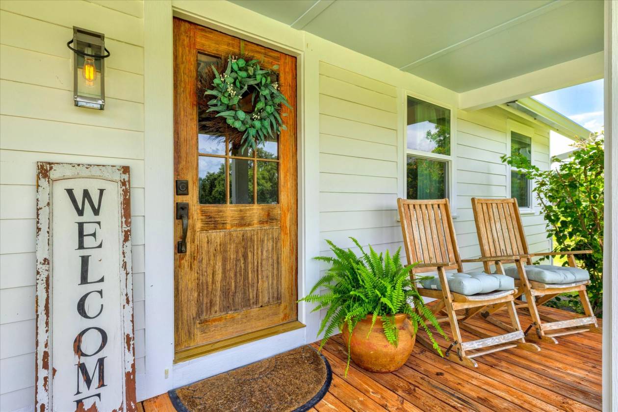 Horse and Hobby Farm on 5.7 Acres - photo 4