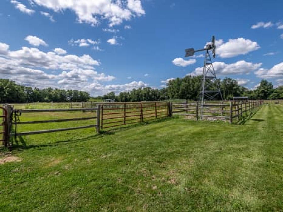 TURN KEY HORSE FARM - photo 23