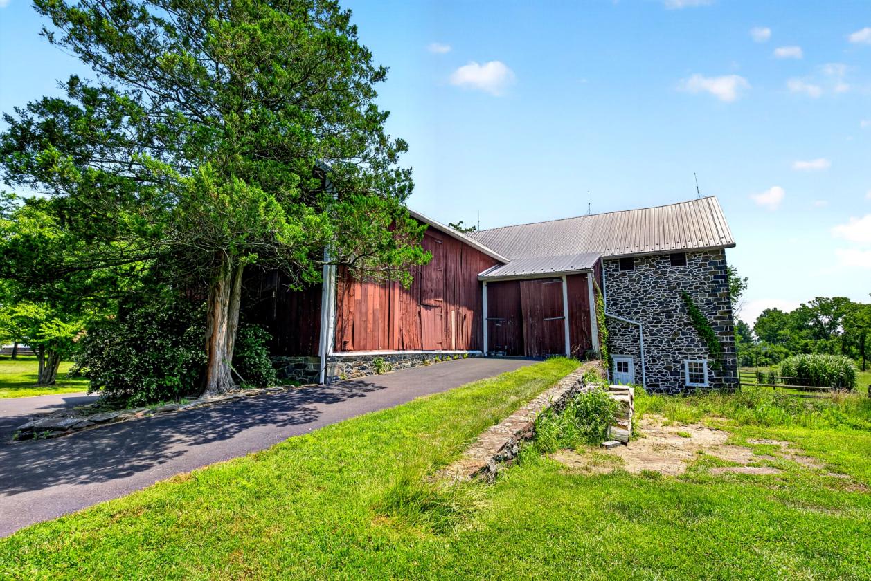 Rare Slice of Americana on 33 Acres - photo 21