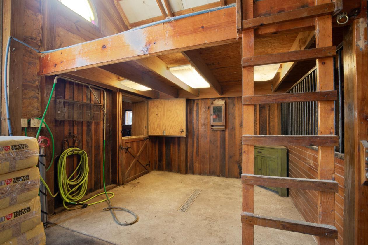 Equestrian Estate or Corporate Retreat near LEAP - photo 13