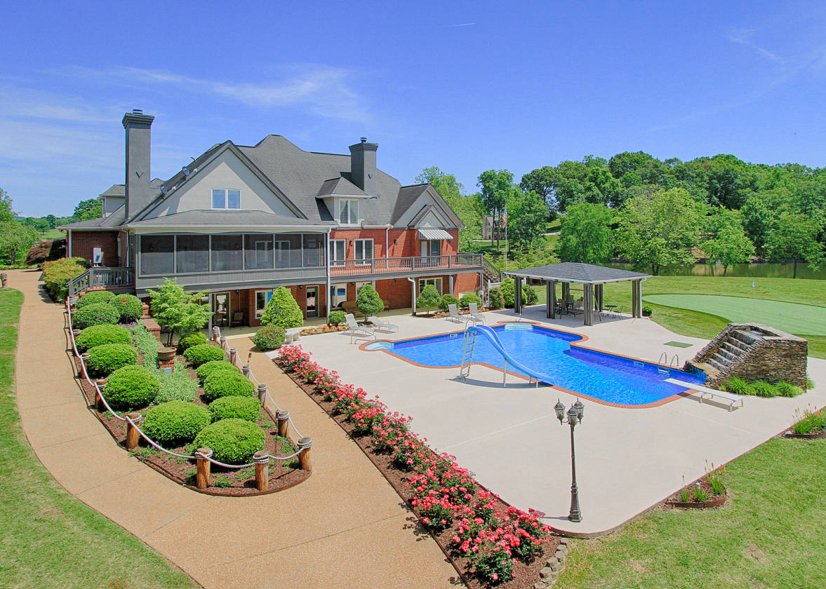 Stunning Equestrian Estate on Lake Chickamauga, Dayton, TN Dayton