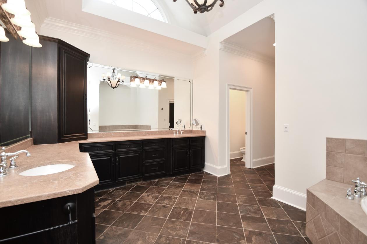 Luxury Home in Equestrian Neighborhood with Arena - photo 13