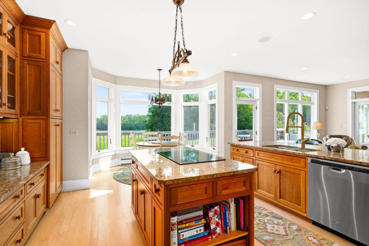 Turnkey Country Estate with Barns, Pasture & Eques - photo 19