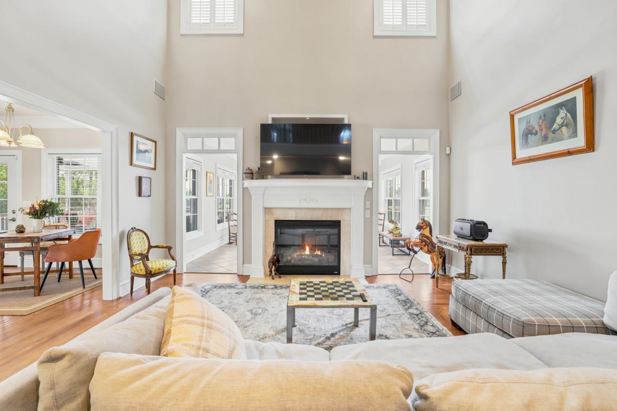 Thoughtfully Designed Luxury Equestrian Estate - photo 14