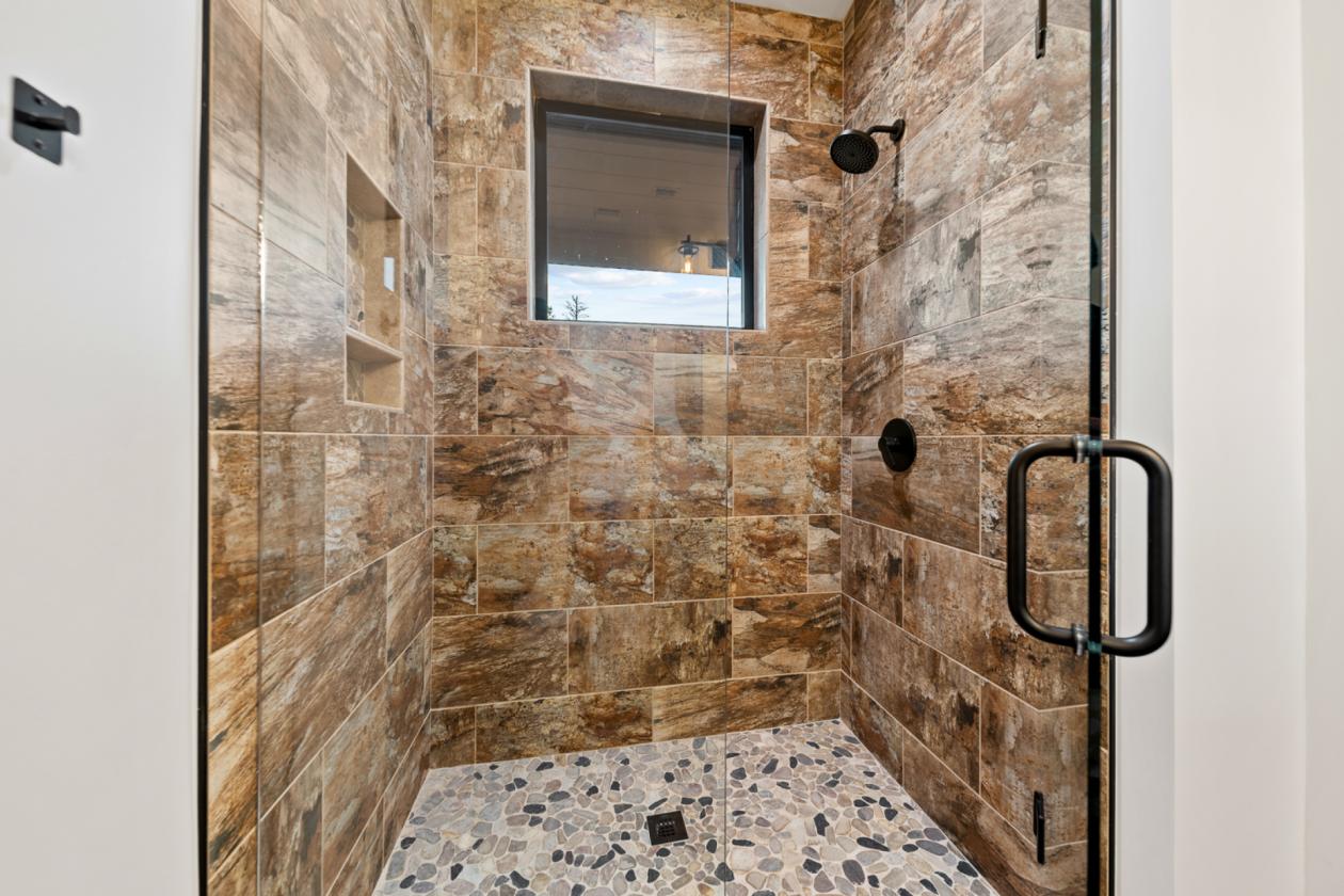 Brand New Luxury Build on 7.4 Acres - photo 23