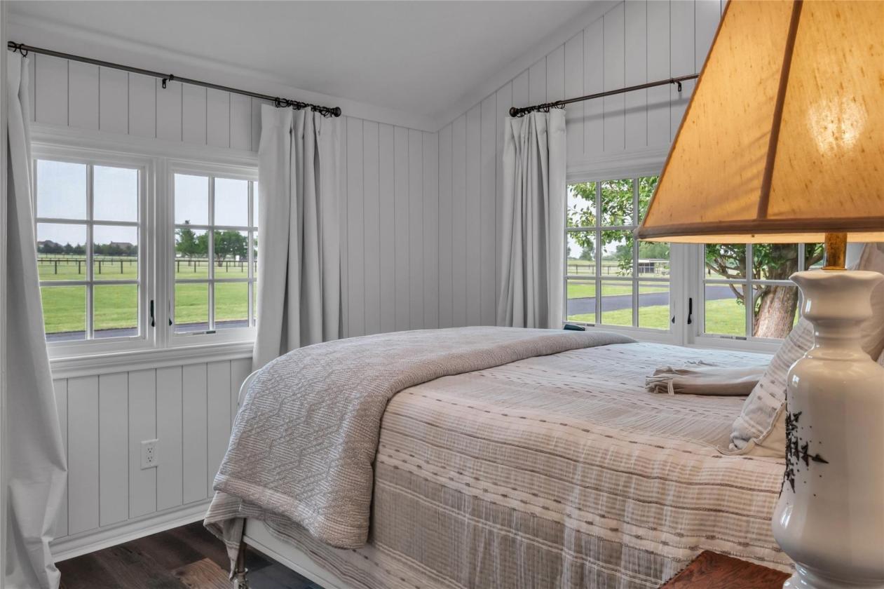 Luxury Equestrian Estate with Arena on 80.54 acres - photo 24