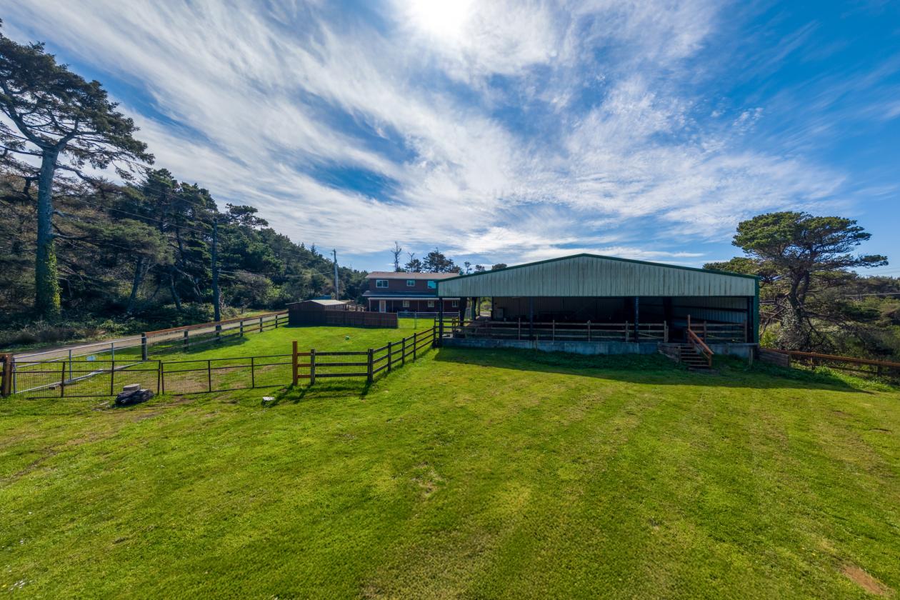 1.32 Acres with Panoramic Pacific Ocean Views - photo 10
