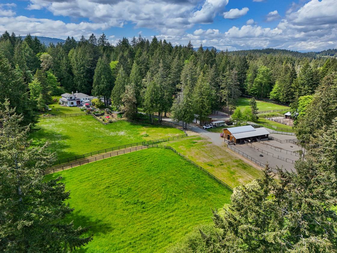 Horse Property for sale.