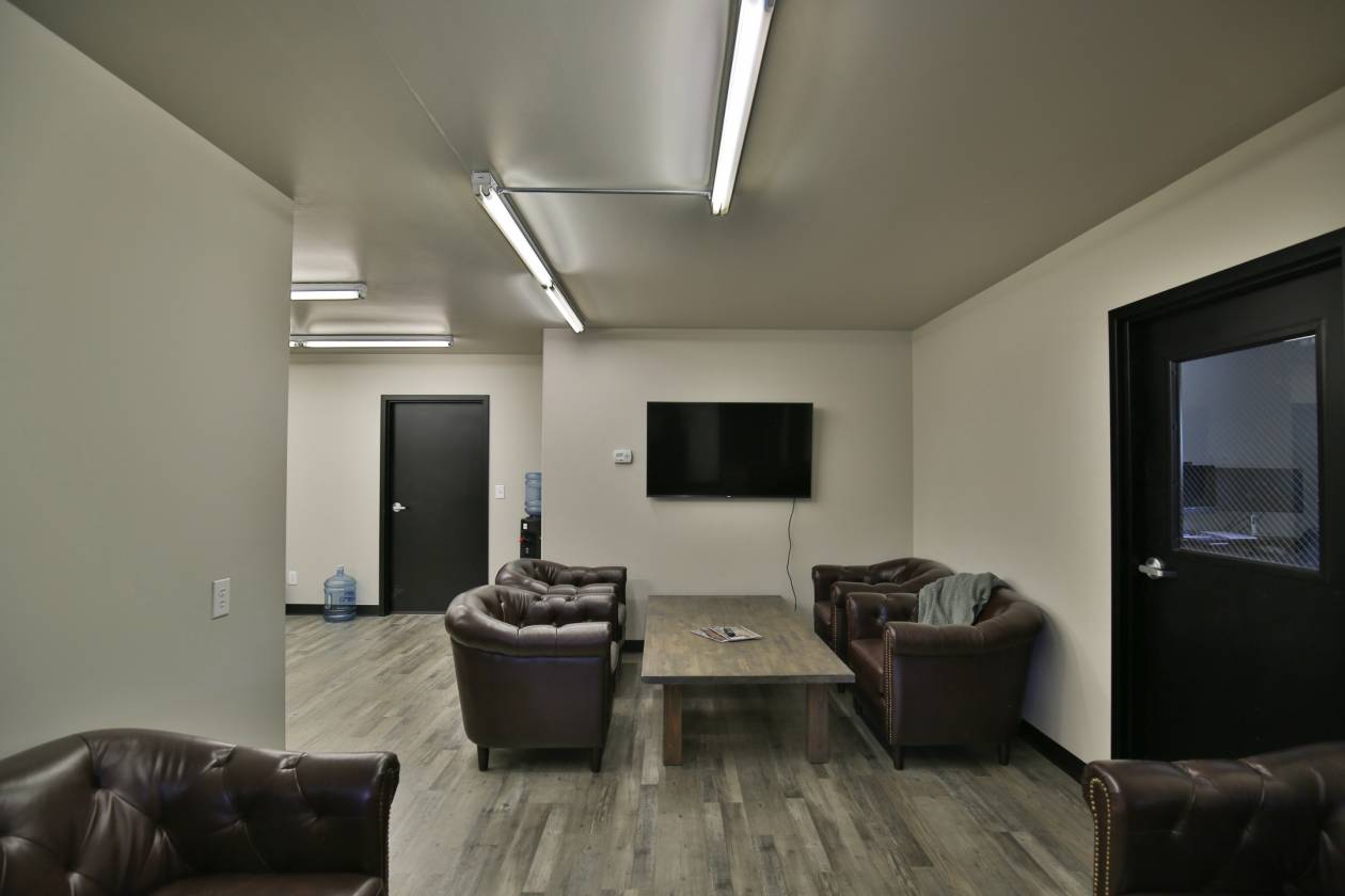 Mountain views horse property with large arena - photo 5