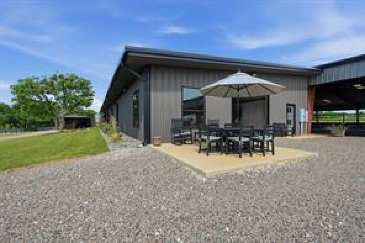 Exceptional Turn Key Equestrian Facility - photo 4