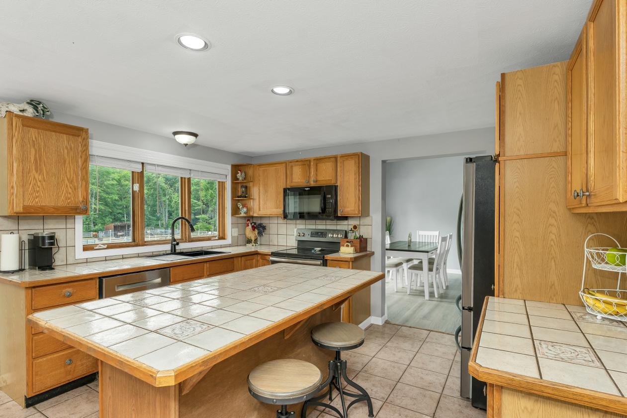 Chatto Stables- Lovely Horse Property in So. NH - photo 6