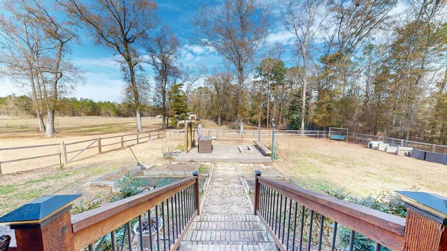 Luxury equestrian mini estate with executive home - photo 19