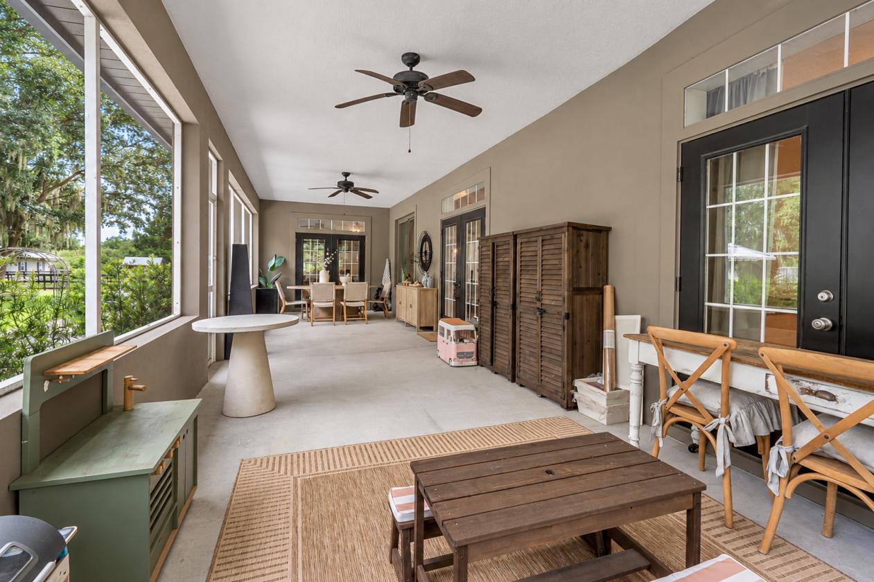 Restored 90s Chic Equestrian Estate - photo 24