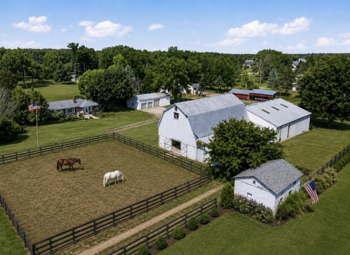 17.8 ACRE EQUESTRIAN FACILITY! - photo 11