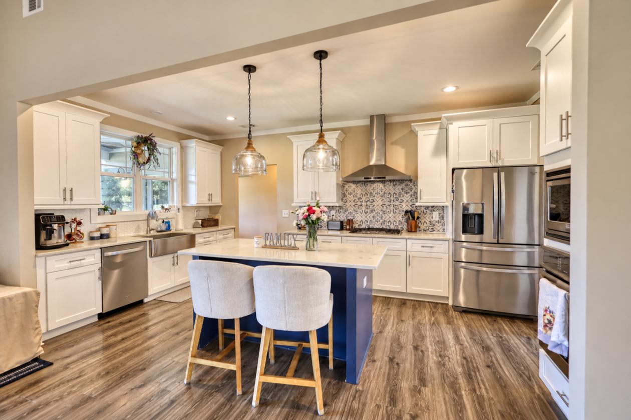 Modern ranch home on 5ac, 3 stall barn - photo 16