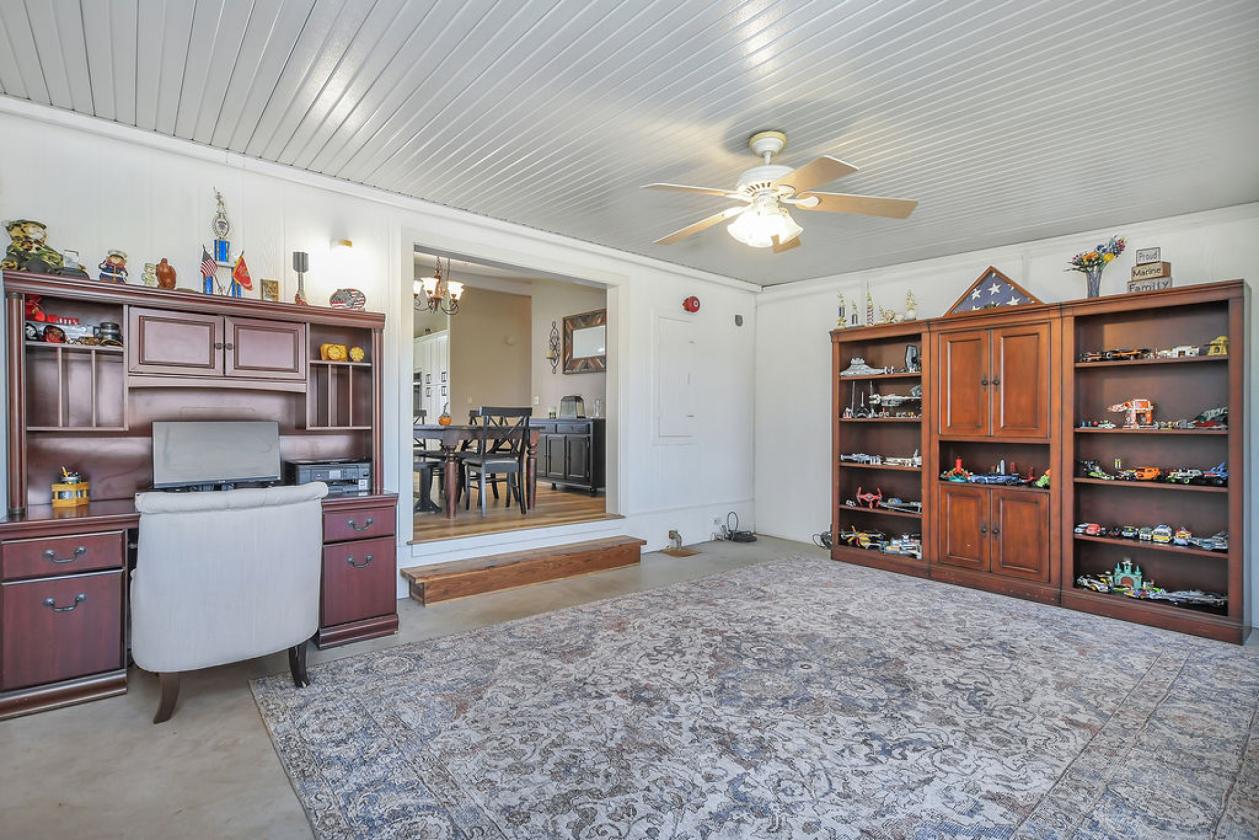 Premier Roping Property | Lighted Arena & Chute - photo 27