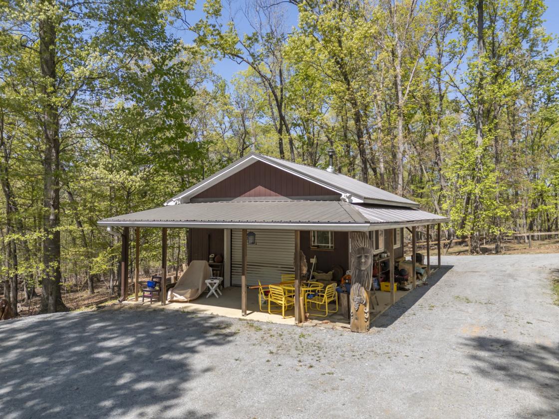 Mountain Views, Privacy, Trails, Updated Home - photo 14