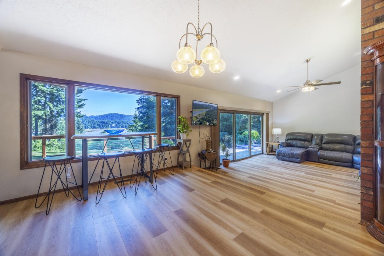 Unique Horse Property with a view of the Alsea Bay - photo 14