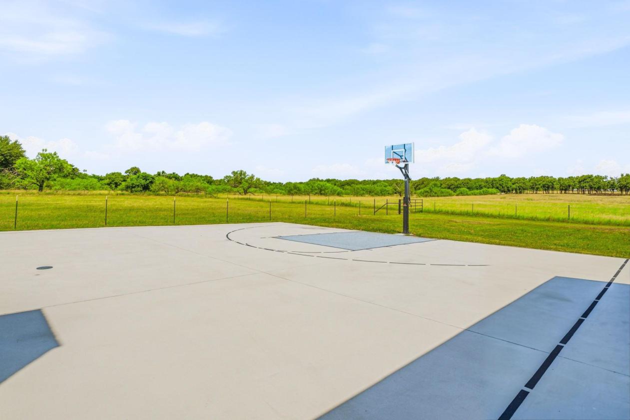 13.92-Acre Estate Right In Horse Country!! - photo 26