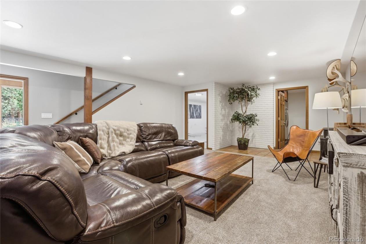 6 flat acres, horses welcome, HQ from home! - photo 11