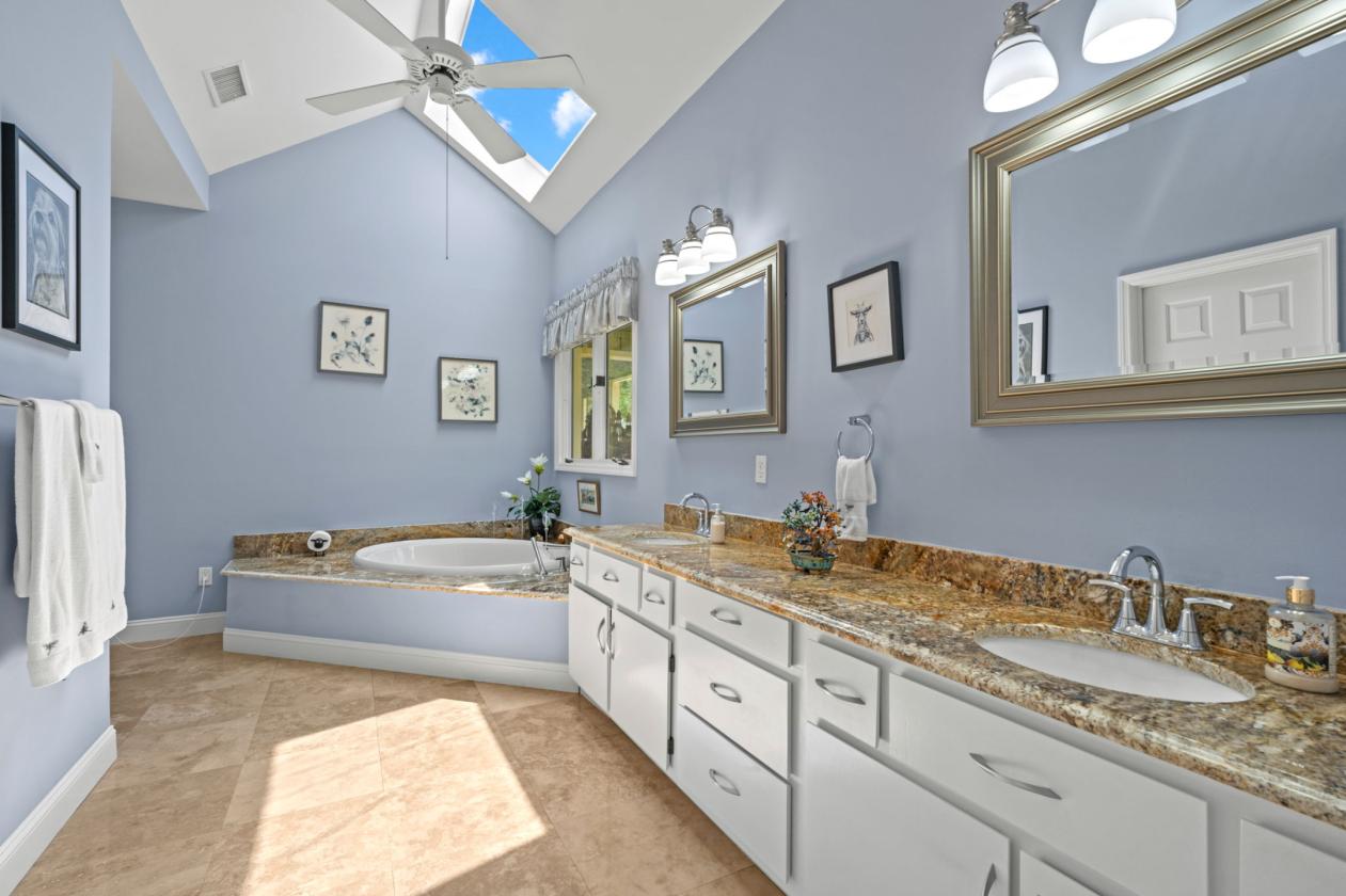 Equestrian Enclave on Two Acres - photo 14