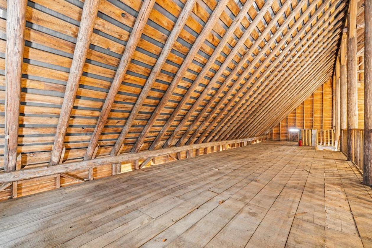 Spectacular Horse Property with HUGE barn - photo 27