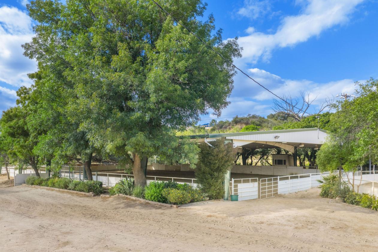 Gated 6 Acre Horse Facility In Sand Canyon - photo 5