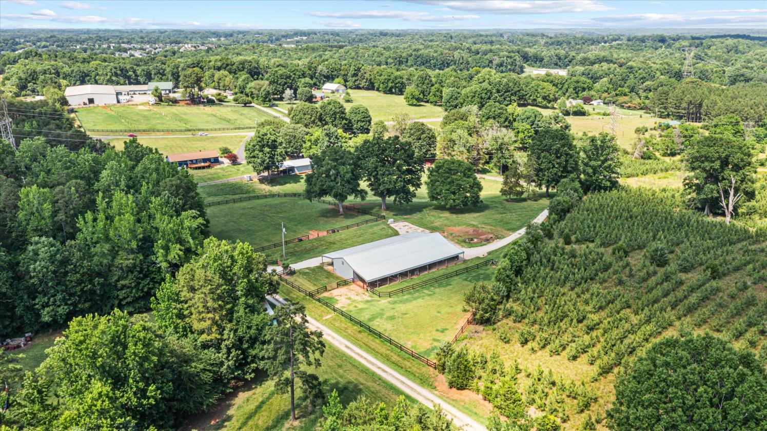 Equestrian Retreat with Pastures and Sunset Views - photo 17