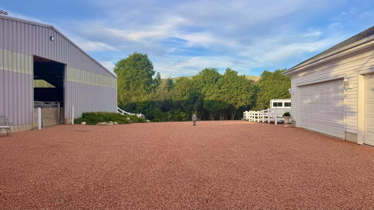 Enchanting Equestrian Estate with Covered Riding Arena - photo 27