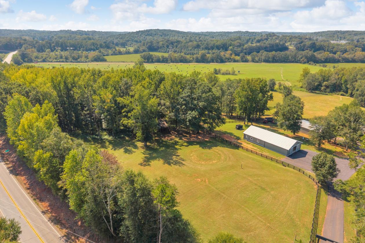 Luxury 79-Acre Horse Farm with 24-Stall Barn - photo 6