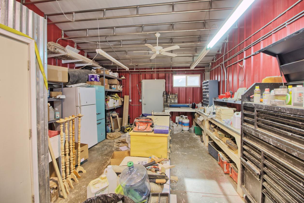 Horse property w/ Stables, RV garage ... - photo 18