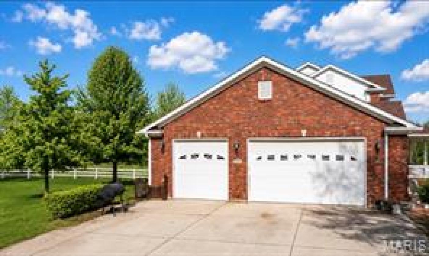 Income-Producing Horse Farm! - photo 4