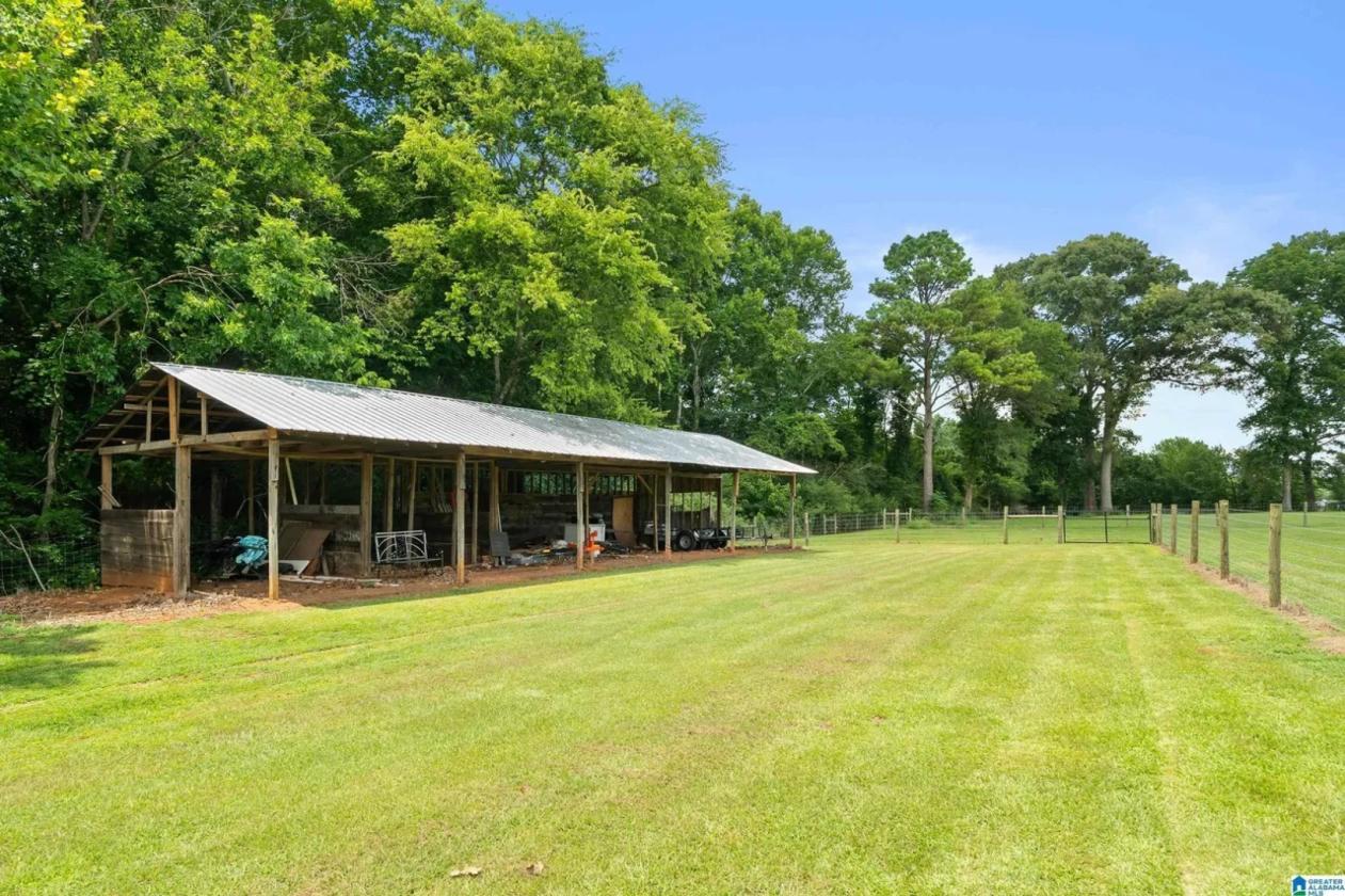 SIGNATURE 14-ACRE ESTATE - photo 28