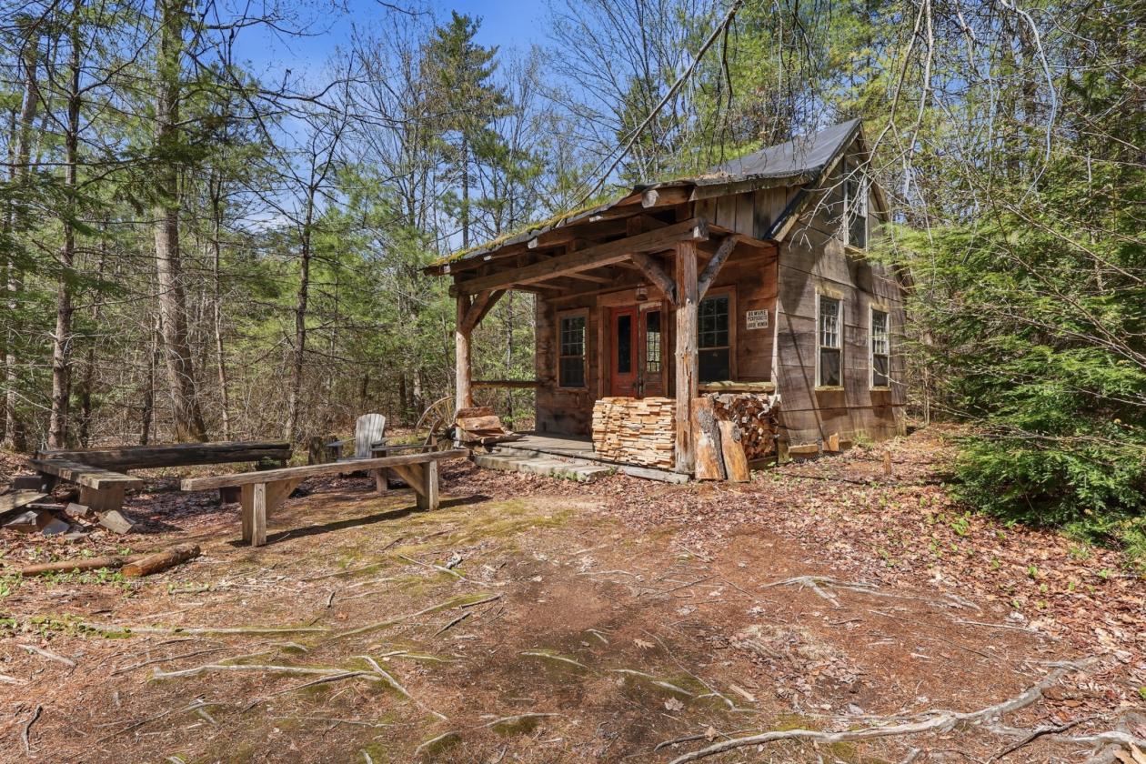 Equestrian Estate with Stunning Antique Farmhouse - photo 19