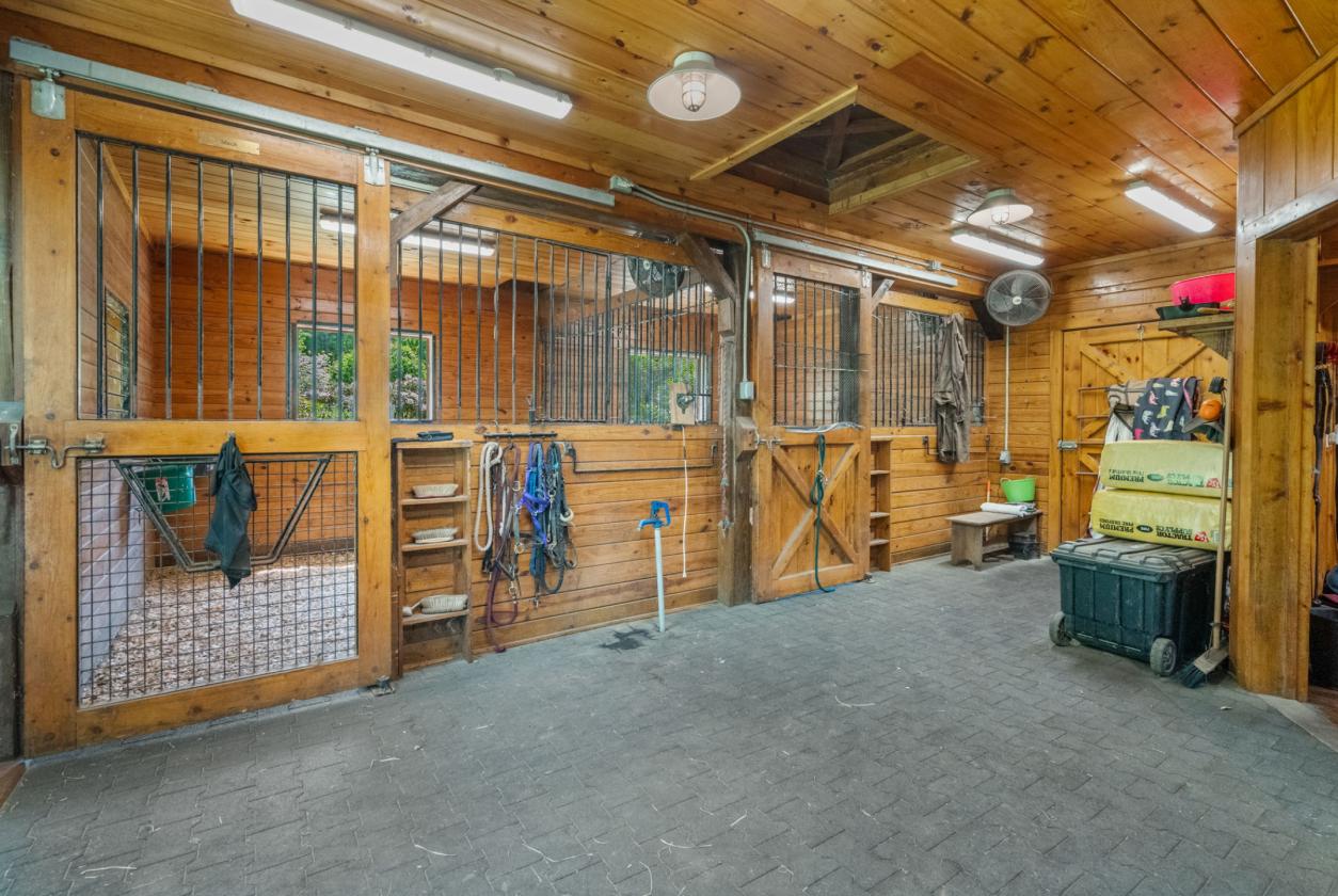 Meticulously Maintained 8 Ac Horse Farm on Trails - photo 4