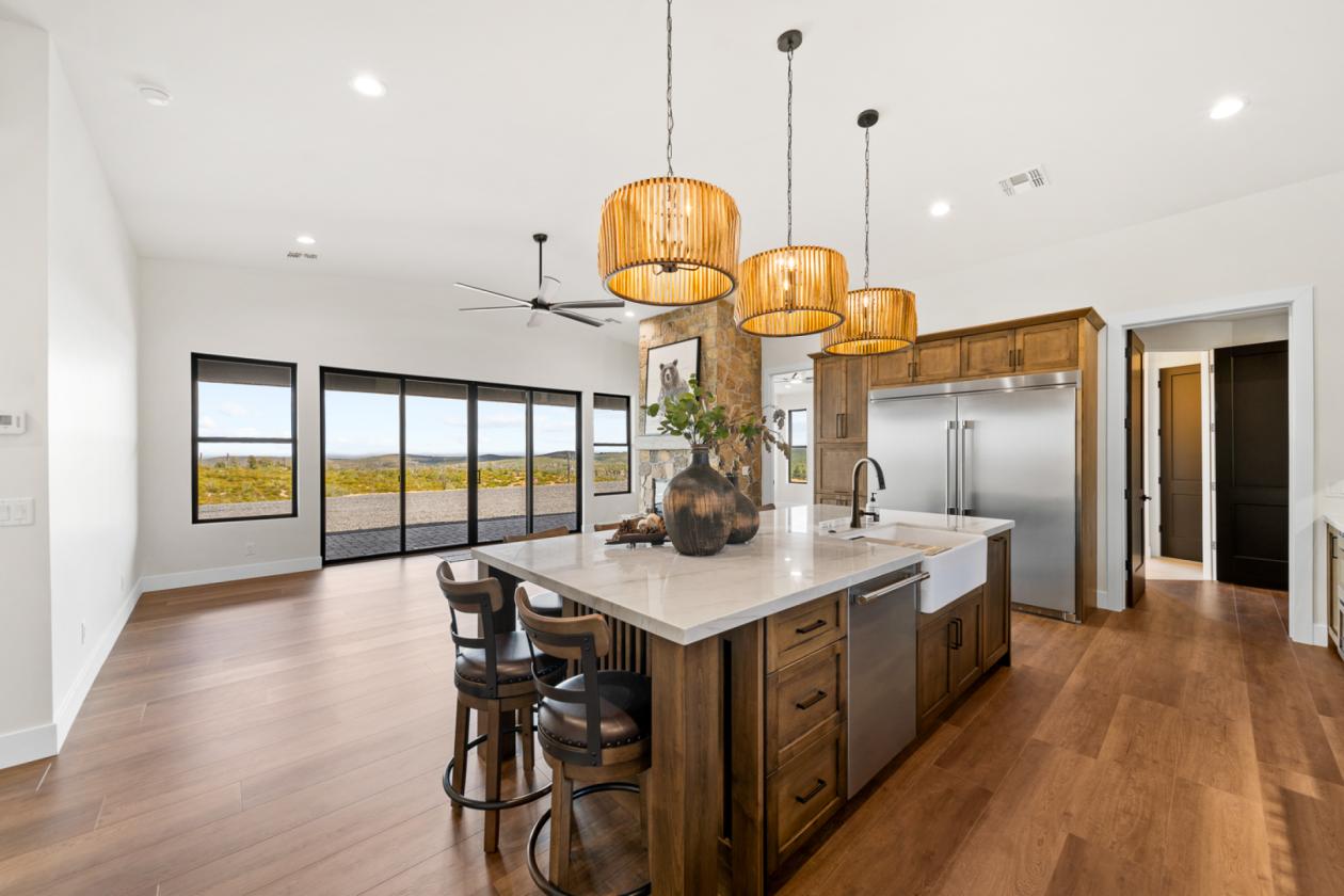Brand New Build with Panoramic Views - photo 9