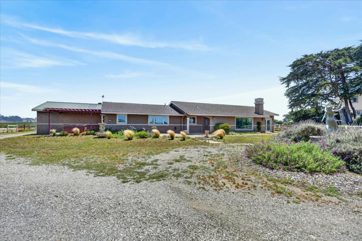 Spectacular horse property with ocean views! - photo 3