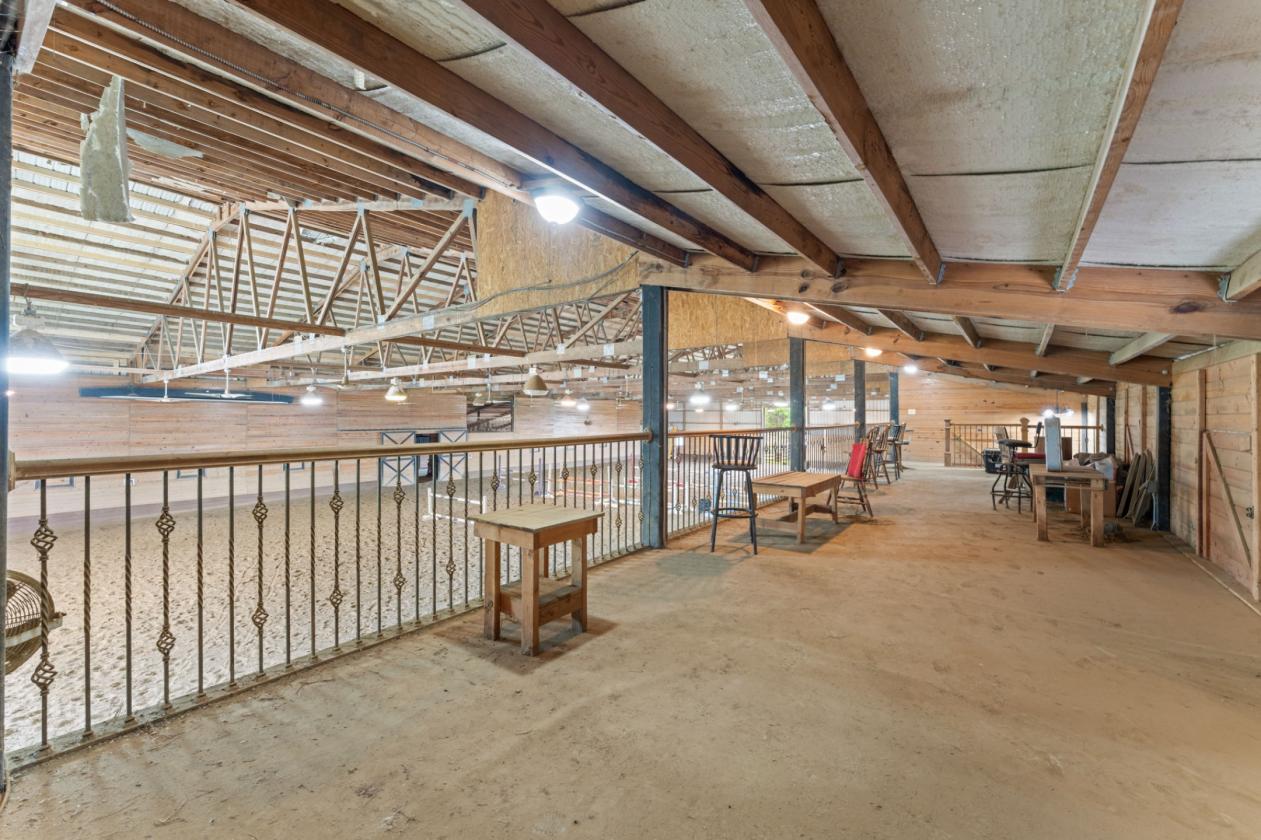 57 Stalls Indoor Arena ~Outdoor Arena ~25 Acres - photo 16