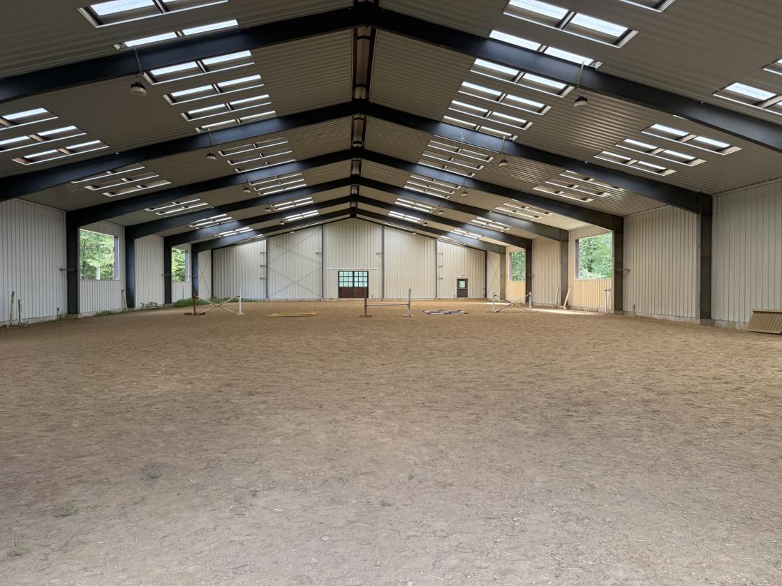 Equestrian Facility with 13-Stall Barn & Indoor Arena - photo 2