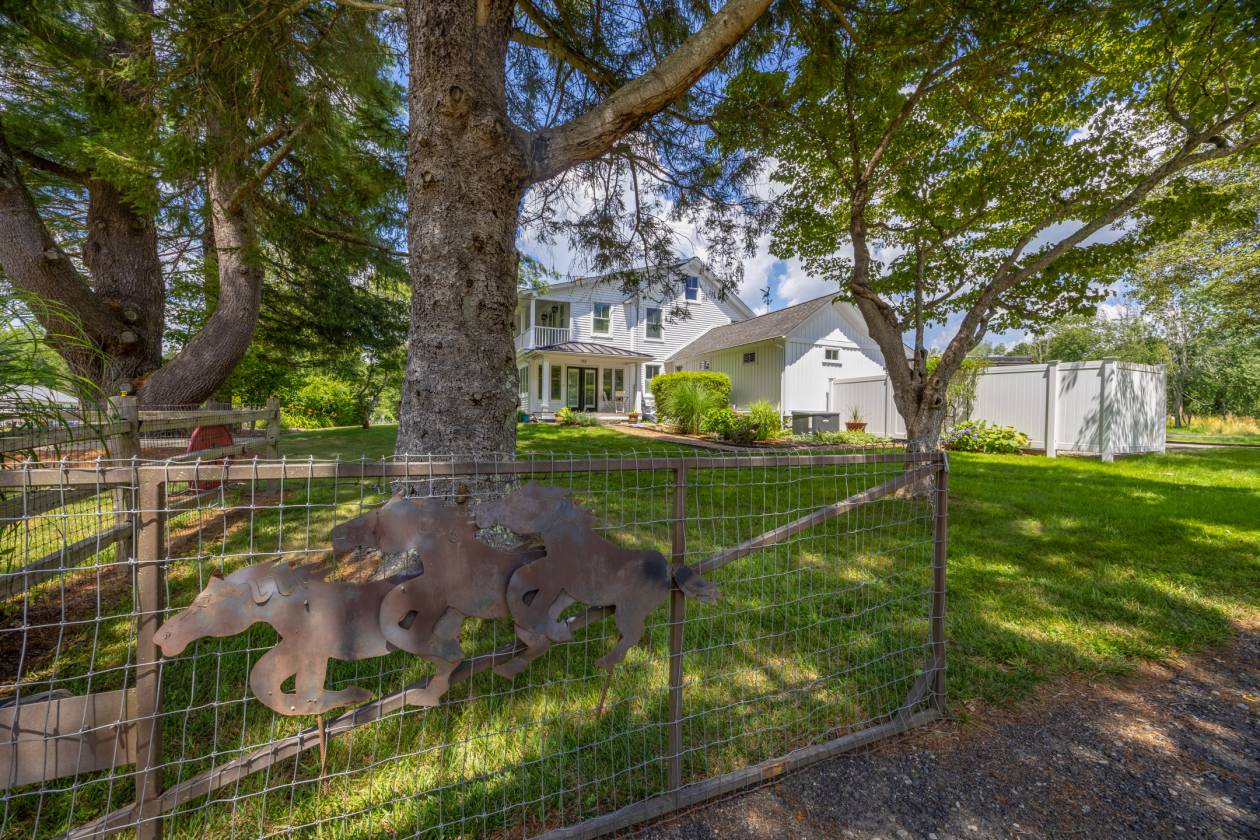 Horse Property for sale.