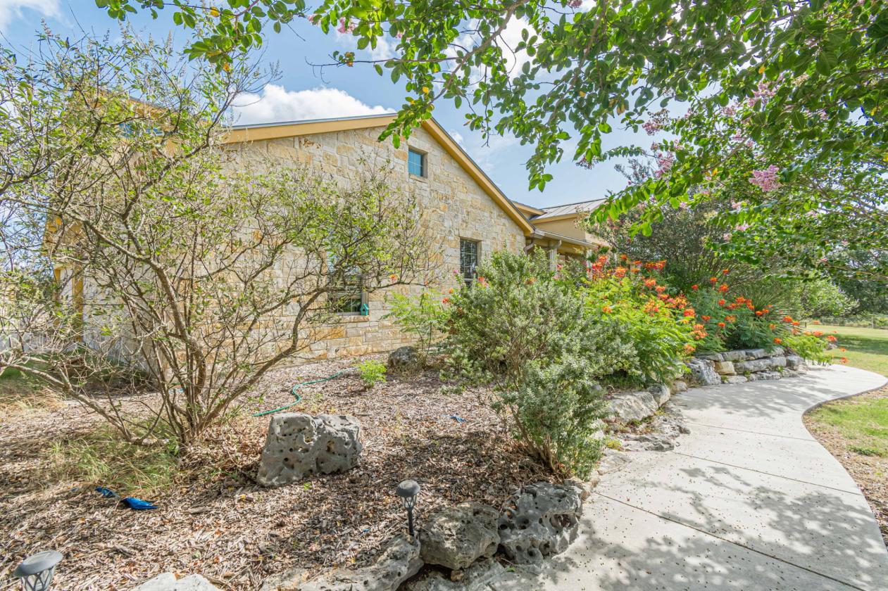 Comal County Equestrian Home - photo 2