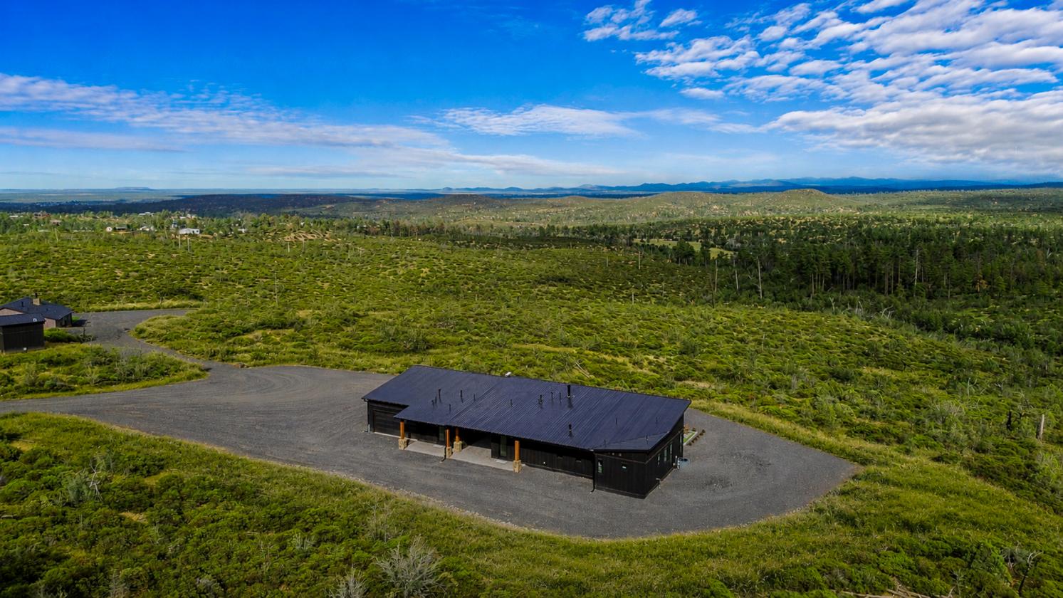 Brand New Luxury Build on 7.4 Acres - photo 4