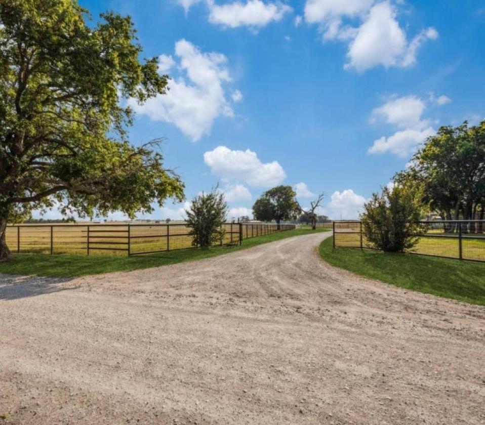 132 Acres,Elite Breeding Facility,Two Homes, ALL Equipment in the Heart of Texas - photo 1