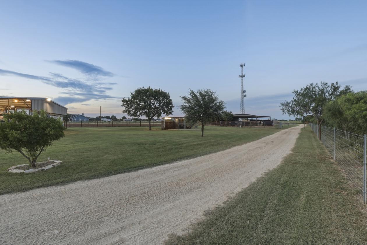 Turn Key Horse Property In South Central Texas - photo 17