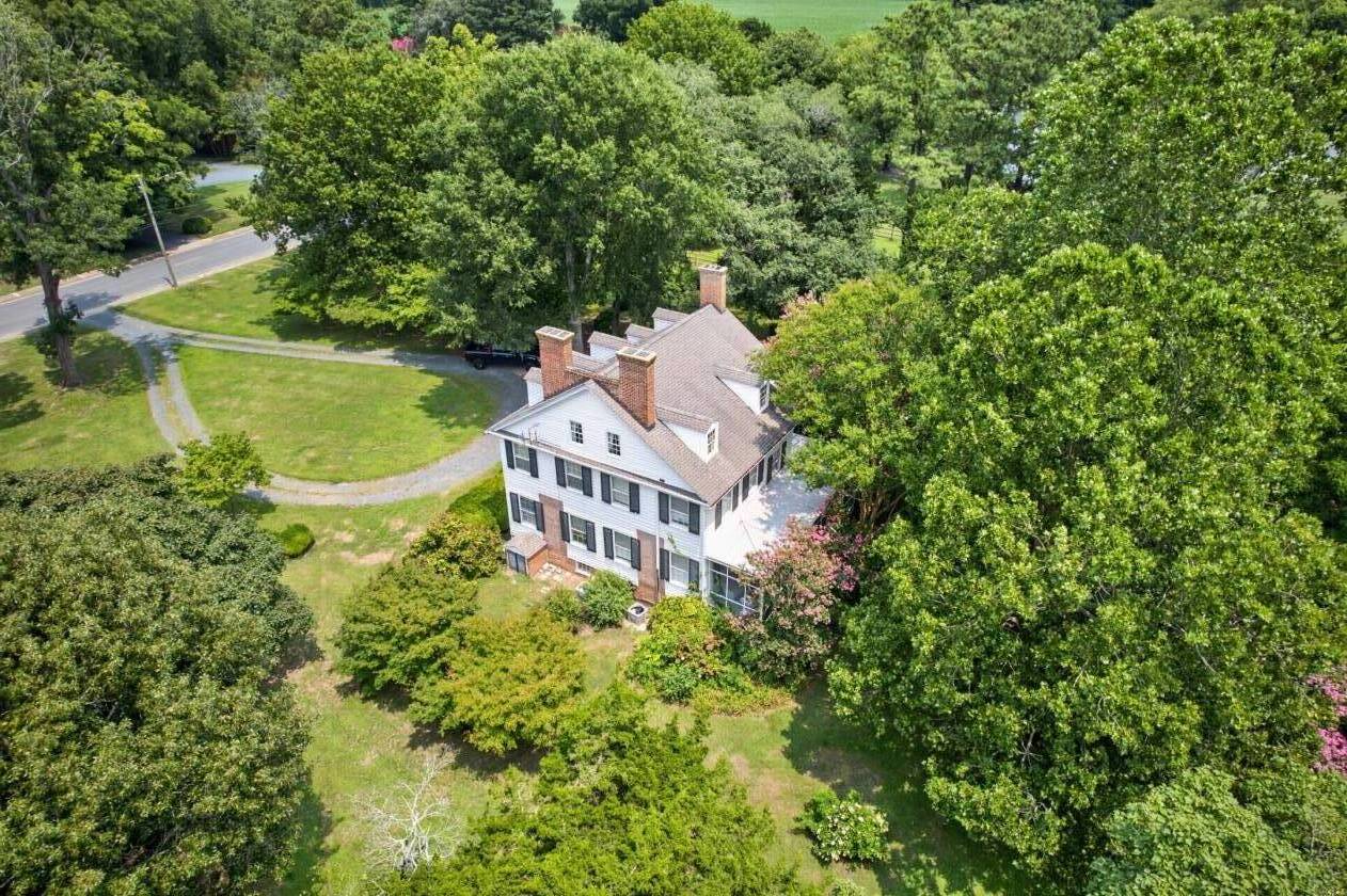 1845 Farmhouse & Exceptional Equestrian Amenities - photo 26