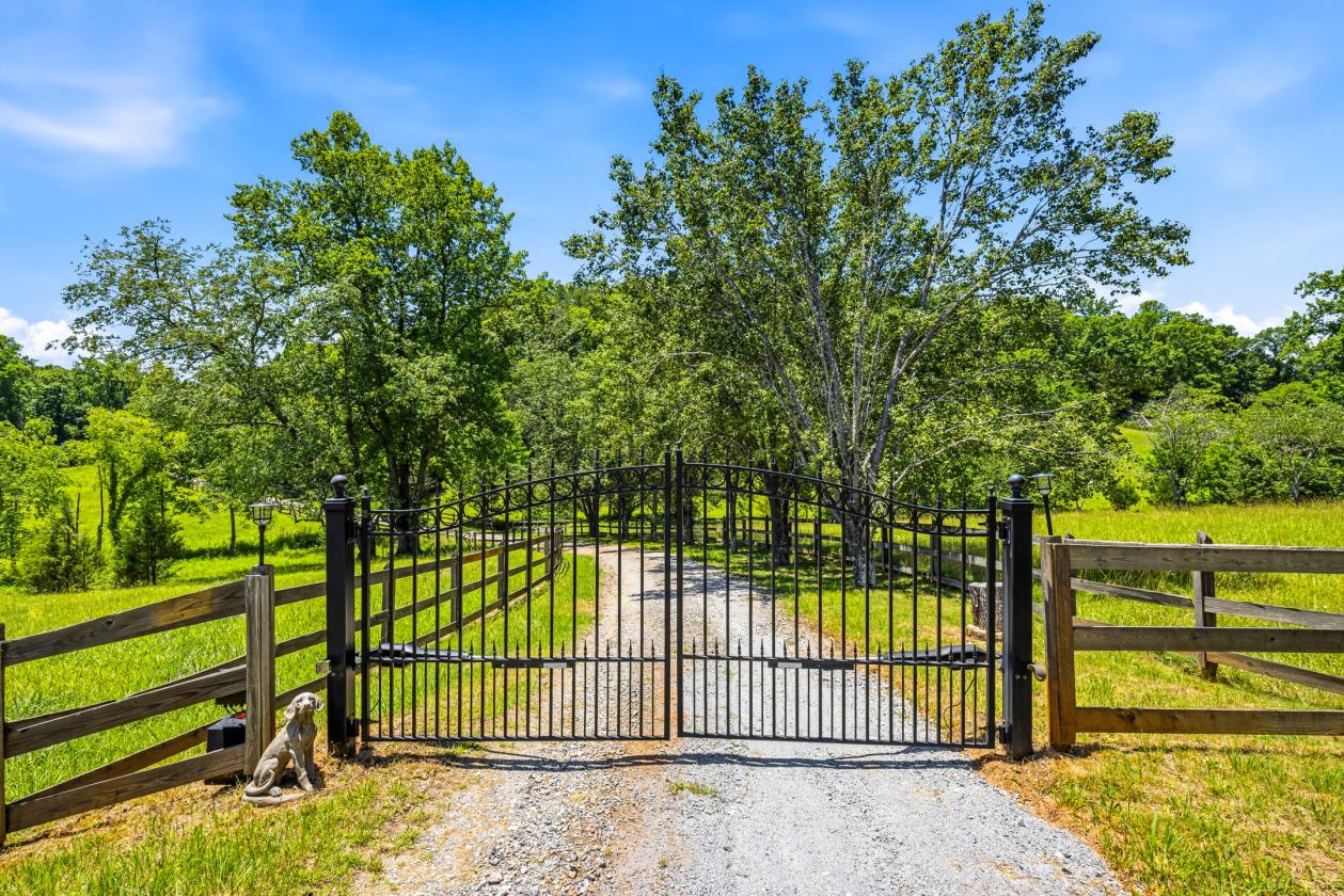 Equestrian estate with 40 acres - photo 7