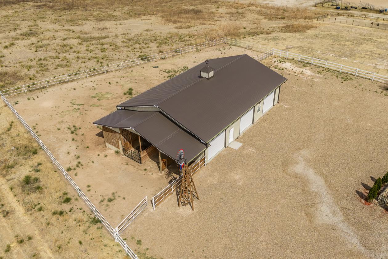 Beautiful Horse Property with a Pool! - photo 28