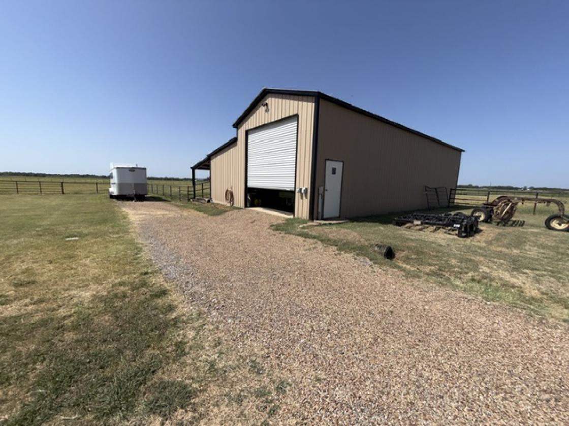 Unique Ranch. Unique Owner. Move-In Ready - photo 9